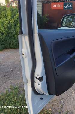 Хэтчбек Ford Fusion 2010 в 