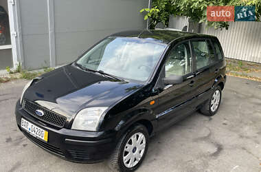 Хэтчбек Ford Fusion 2005 в 
