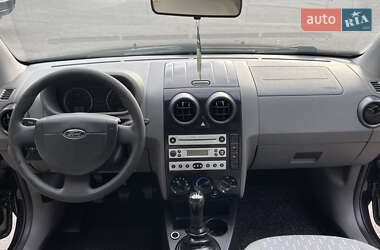 Хэтчбек Ford Fusion 2005 в 