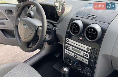 Хэтчбек Ford Fusion 2005 в 