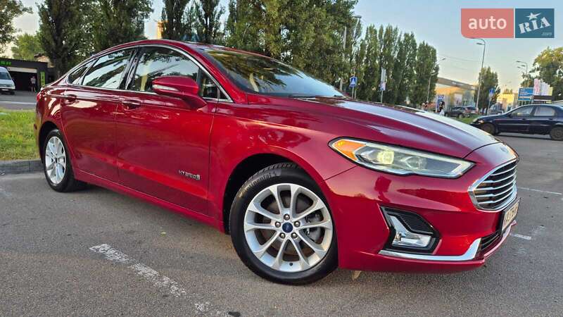 Седан Ford Fusion 2019 в Києві