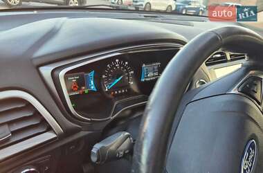 Седан Ford Fusion 2019 в 