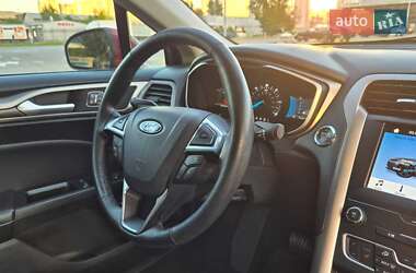 Седан Ford Fusion 2019 в 