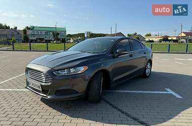 Седан Ford Fusion 2016 в 
