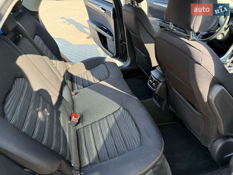 Седан Ford Fusion 2016 в Ратным фото 12 Седан Ford Fusion 2016 в Ратным