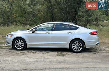Седан Ford Fusion 2017 в 