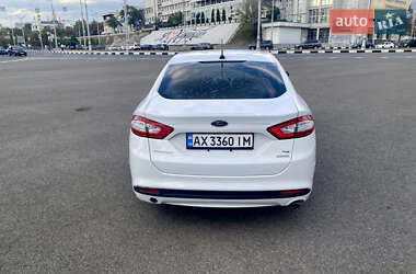 Седан Ford Fusion 2013 в 