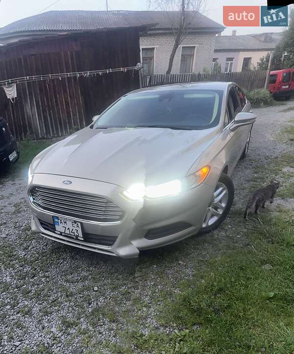 Седан Ford Fusion 2015 в Житомирі