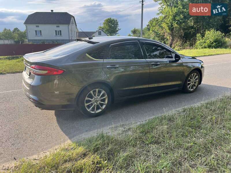 Седан Ford Fusion 2016 в 