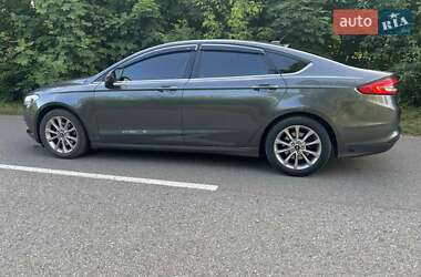 Седан Ford Fusion 2016 в 