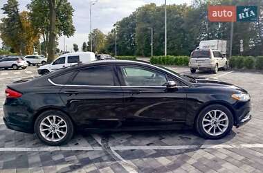 Седан Ford Fusion 2016 в 
