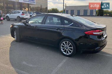 Седан Ford Fusion 2017 в 
