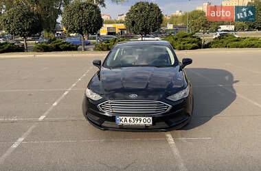 Седан Ford Fusion 2017 в 