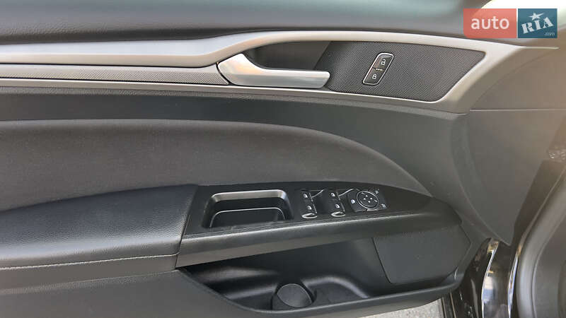 Седан Ford Fusion 2017 в Киеве фото 26 Седан Ford Fusion 2017 в Киеве