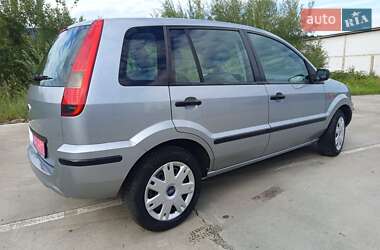 Хэтчбек Ford Fusion 2005 в 