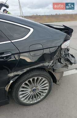 Седан Ford Fusion 2013 в 