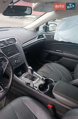 Седан Ford Fusion 2013 в 