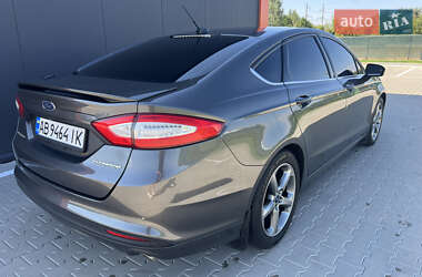 Седан Ford Fusion 2015 в 
