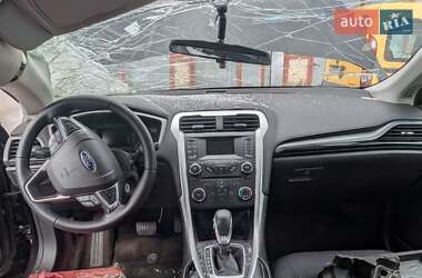 Седан Ford Fusion 2016 в 