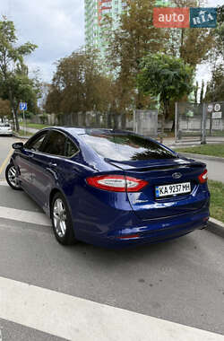 Седан Ford Fusion 2015 в 