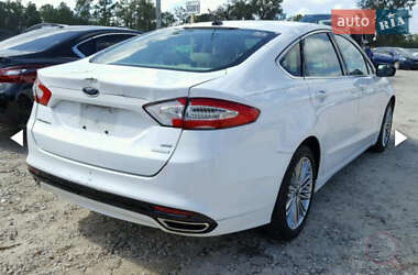 Седан Ford Fusion 2014 в 