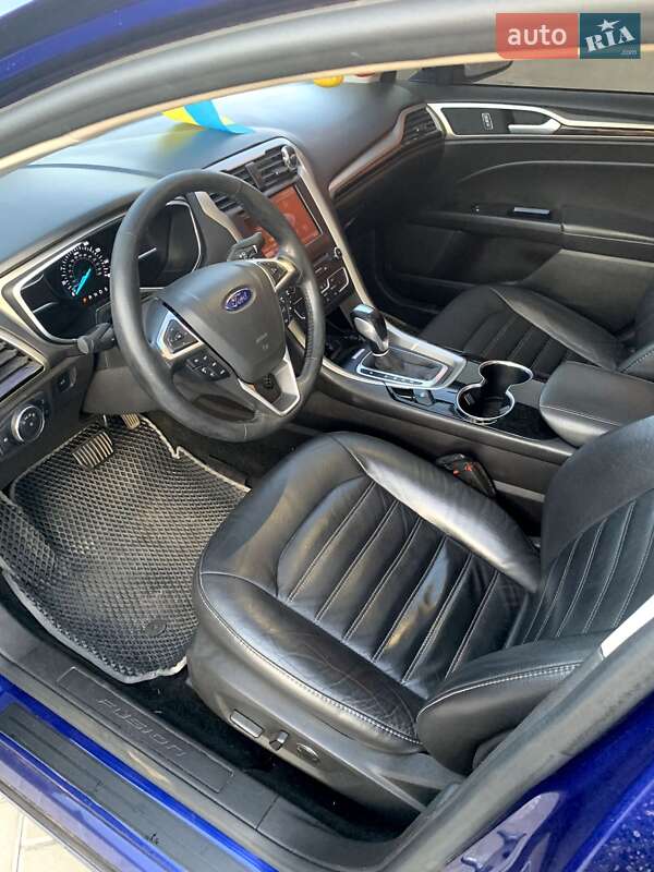 Седан Ford Fusion 2016 в Олександрії