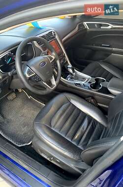 Седан Ford Fusion 2016 в 