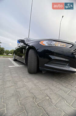 Седан Ford Fusion 2014 в 