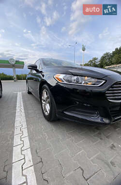 Седан Ford Fusion 2014 в 