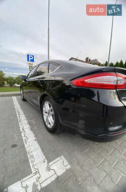 Седан Ford Fusion 2014 в 