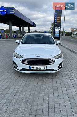 Седан Ford Fusion 2019 в 