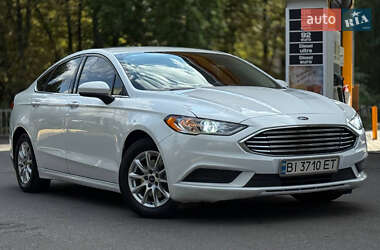 Седан Ford Fusion 2016 в 