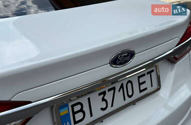 Седан Ford Fusion 2016 в 
