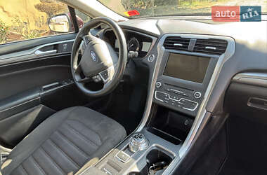 Седан Ford Fusion 2018 в 