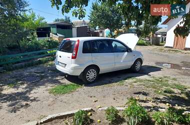 Хэтчбек Ford Fusion 2012 в 