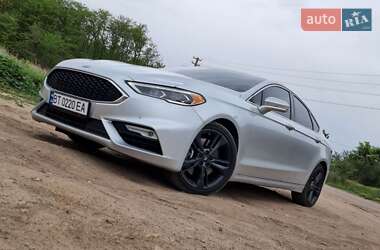 Седан Ford Fusion 2016 в Широком