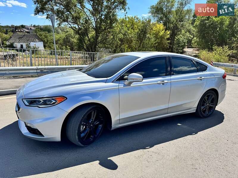 Седан Ford Fusion 2016 в Херсоні