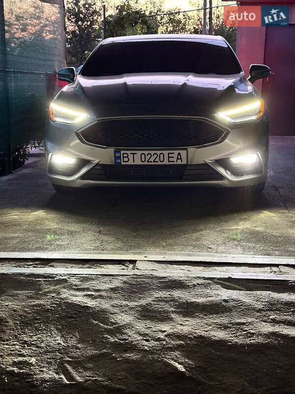 Седан Ford Fusion 2016 в Херсоні