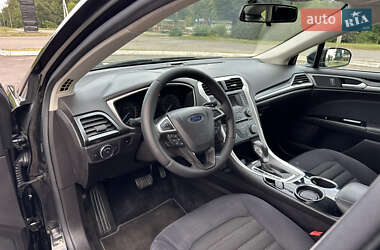 Седан Ford Fusion 2013 в 