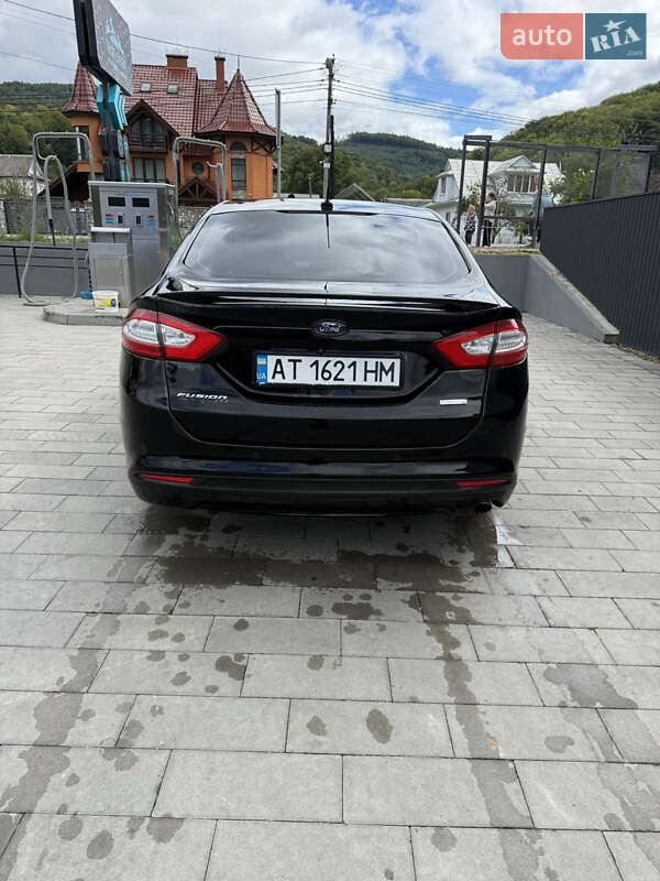 Седан Ford Fusion 2016 в Яремче