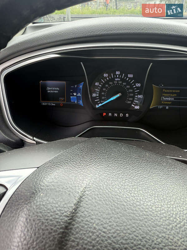 Седан Ford Fusion 2016 в Яремче