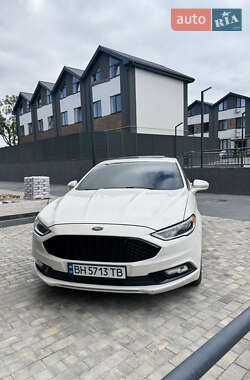 Седан Ford Fusion 2016 в 
