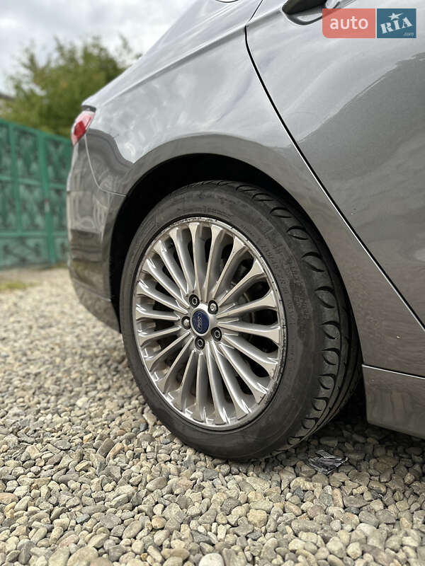 Седан Ford Fusion 2014 в Ивано-Франковске