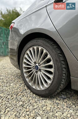 Седан Ford Fusion 2014 в 