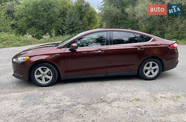 Седан Ford Fusion 2015 в 