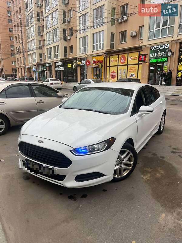 Седан Ford Fusion 2015 в Києві