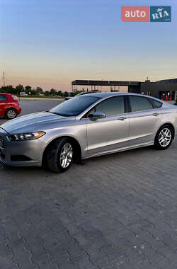 Седан Ford Fusion 2015 в 