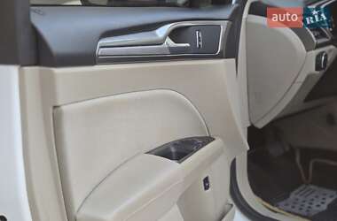 Седан Ford Fusion 2019 в 