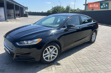 Седан Ford Fusion 2016 в 