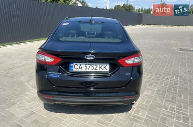 Седан Ford Fusion 2016 в 